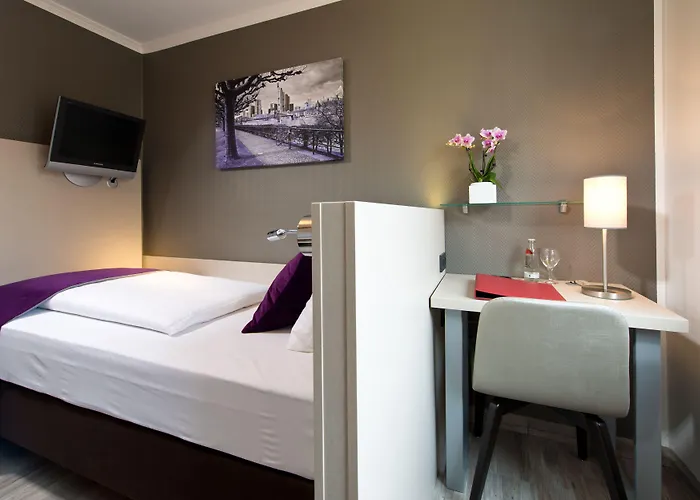 Leonardo Frankfurt Center Hotel 3*