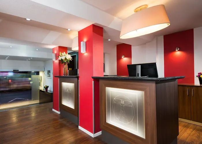 Hotel Leonardo Frankfurt Center 3*